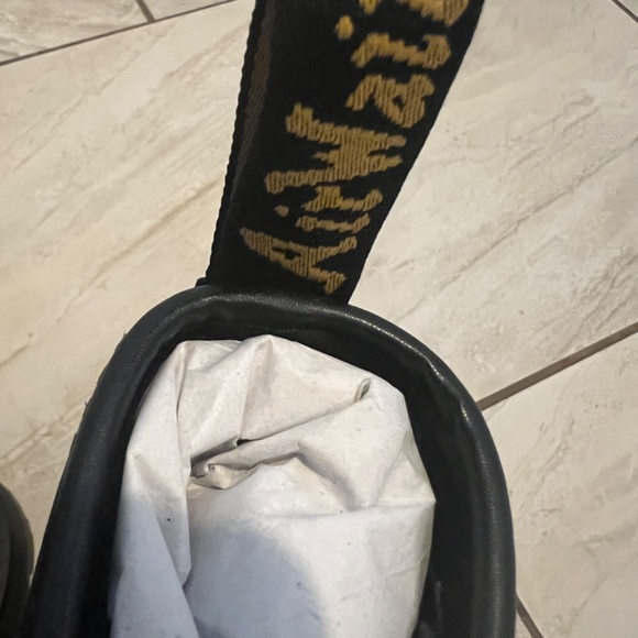 Dr. Martens AirWair main image 5